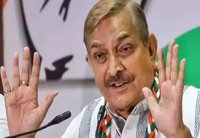 लद्दाख में हिंसक विरोध पर कांग्रेस सांसद प्रमोद तिवारी की तीखी प्रतिक्रिया