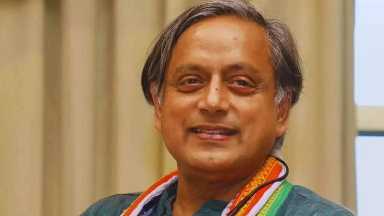 क्या वंशवाद भारतीय राजनीति के लिए खतरा है? शशि थरूर की चेतावनी