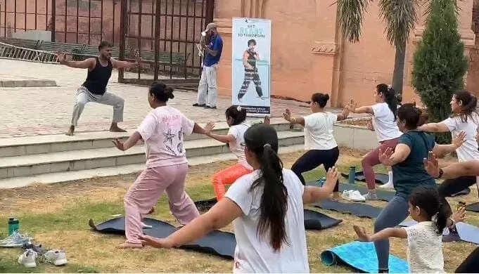 अमृतसर में अंतरराष्ट्रीय योग दिवस का उत्सव