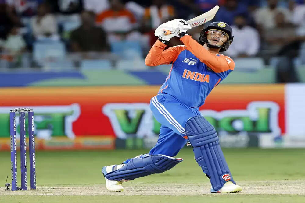 अभिषेक शर्मा ने टी20 में सबसे तेज 1000 रन बनाने का रिकॉर्ड बनाया