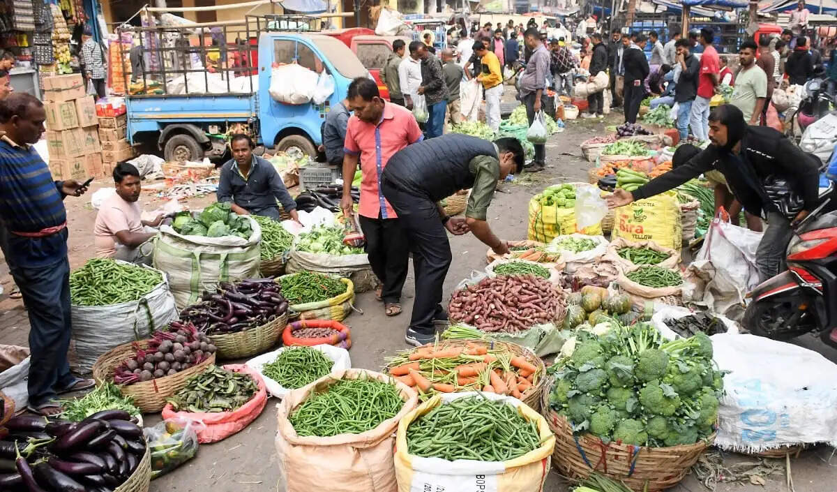 दिल्ली में ईंधन की कीमतों में वृद्धि से फल और सब्जियों की कीमतों पर असर