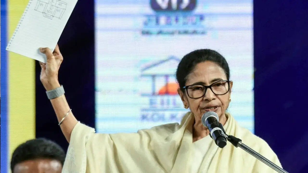 ममता बनर्जी ने मतदाता सूची में नाम कटने पर जताई चिंता