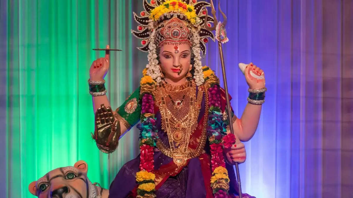 आषाढ़ गुप्त नवरात्रि 2025: किन चीजों की खरीदारी से मिलेगी मां दुर्गा की कृपा