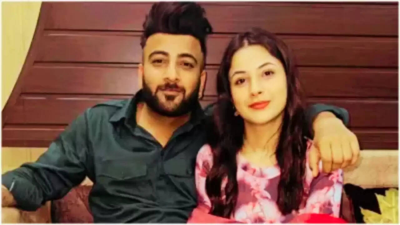 Bigg Boss 19 में शहबाज बदेशा की धमाकेदार वापसी: जानें क्या है कहानी