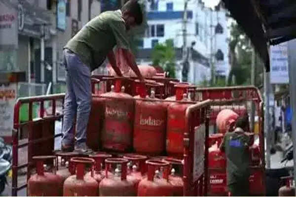 बलाचौर में गैस एजेंसी की उपभोक्ताओं के प्रति लापरवाही