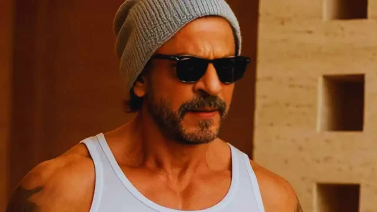 Shah Rukh Khan: 2025 में अरबपति सितारों की लिस्ट में पहला स्थान कैसे हासिल किया?