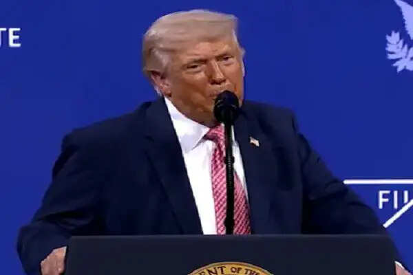 ट्रंप ने नाटो की आलोचना करते हुए कहा, 'यह कागजी शेर है'