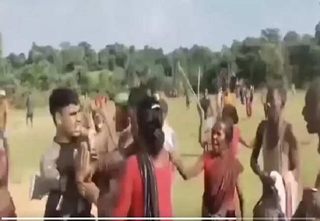 बिहार में पुलिस पर ग्रामीणों का हमला, महिला सिपाही भी पीटी गई