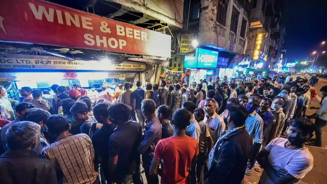 दिल्ली में स्वतंत्रता दिवस और जन्माष्टमी पर शराबबंदी: जानें क्या हैं नियम