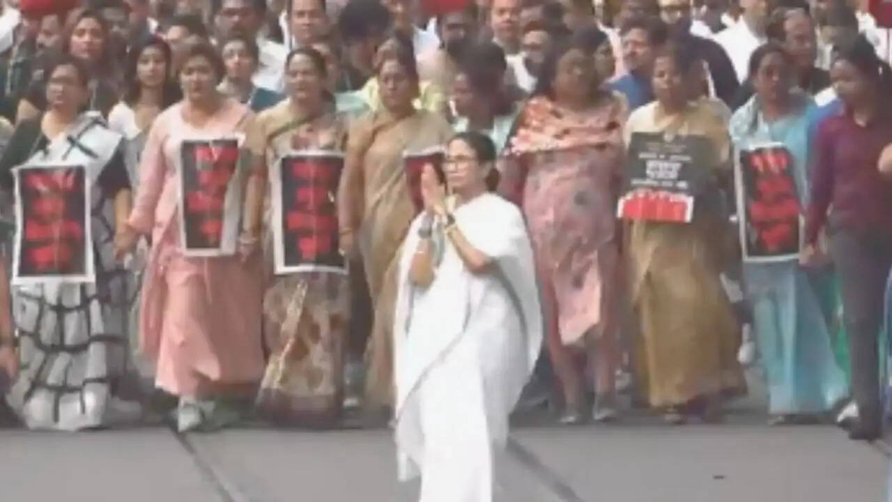 ममता बनर्जी का भाजपा पर तीखा हमला, शशि पांजा के घर पर हमले की निंदा