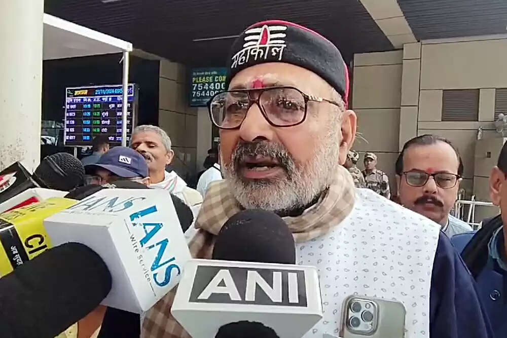 गिरिराज सिंह ने राहुल गांधी पर साधा निशाना, वोट चोरी के आरोपों को बताया ढोंग