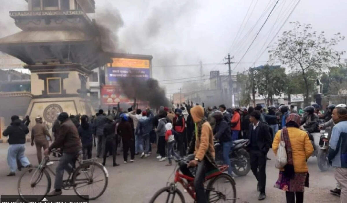 नेपाल में फिर से भड़की हिंसा: बीरगंज में कर्फ्यू हटाया गया