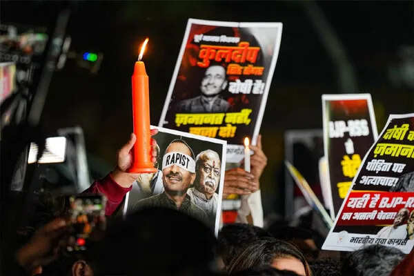 सुप्रीम कोर्ट का कुलदीप सेंगर को झटका, बेटी ने न्याय की गुहार लगाई