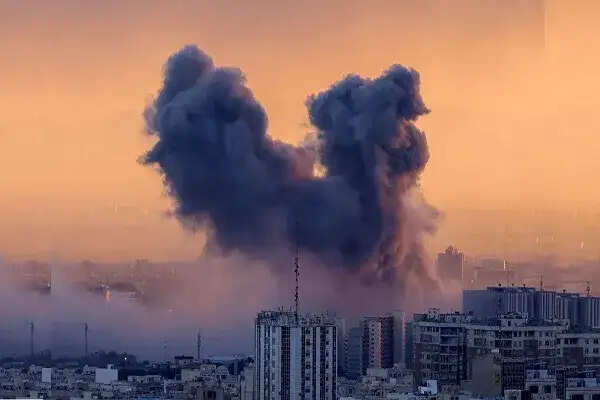 ईरान के विदेश मंत्री ने UN को लिखा पत्र, बुशहर परमाणु संयंत्र पर हमलों की चिंता