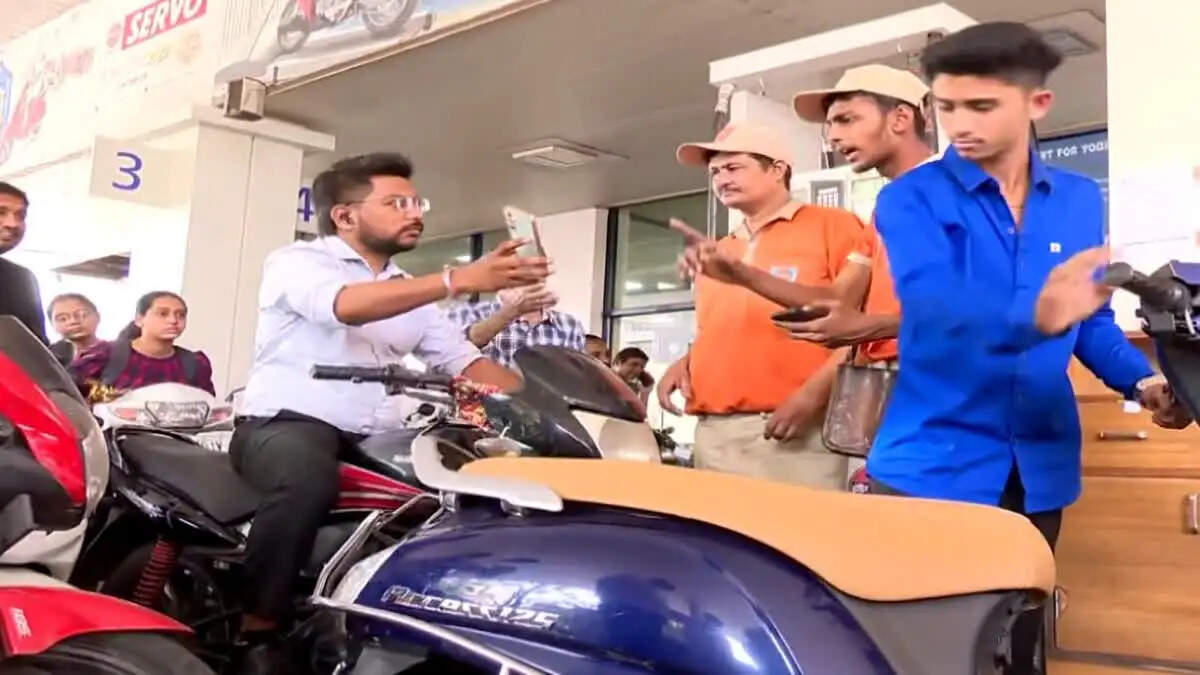 पेट्रोल और डीजल की कीमतों में वृद्धि: नायरा एनर्जी ने बढ़ाए दाम