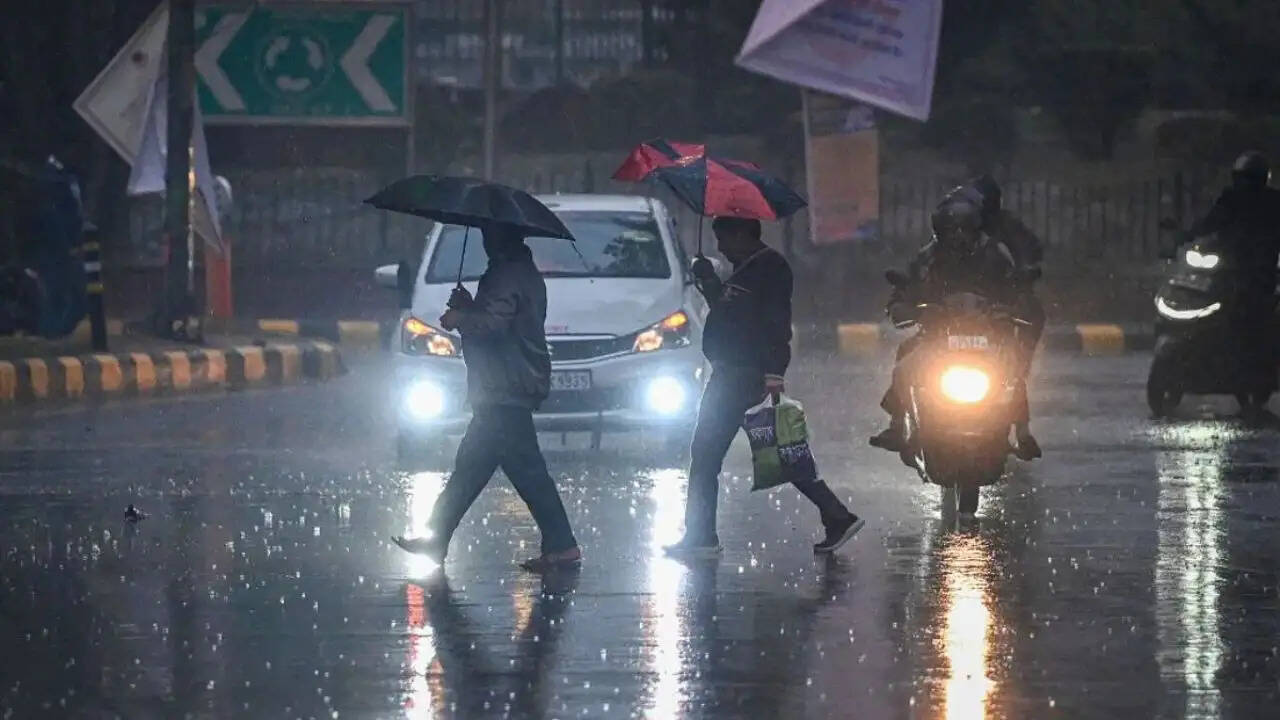 भारत में मौसम का मिजाज: तूफानी बारिश और आंधी का अलर्ट जारी