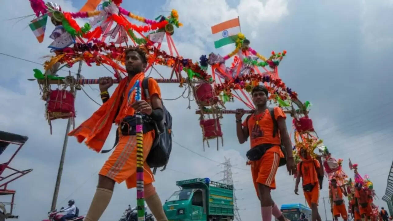 दिल्ली में कांवड़ यात्रा से स्थानीय निवासियों को हो रही परेशानी