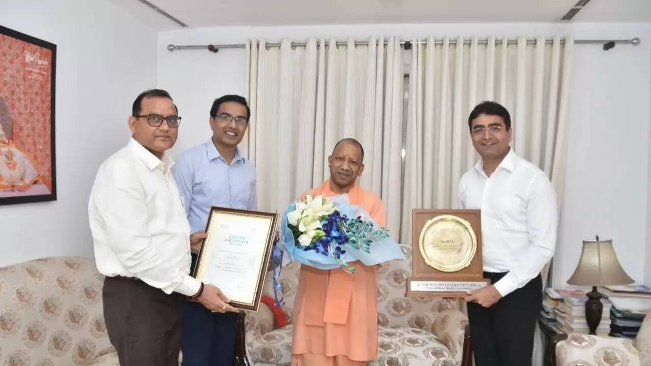 नोएडा प्राधिकरण ने स्वच्छता में हासिल किया पहला स्थान, मुख्यमंत्री ने दी सराहना