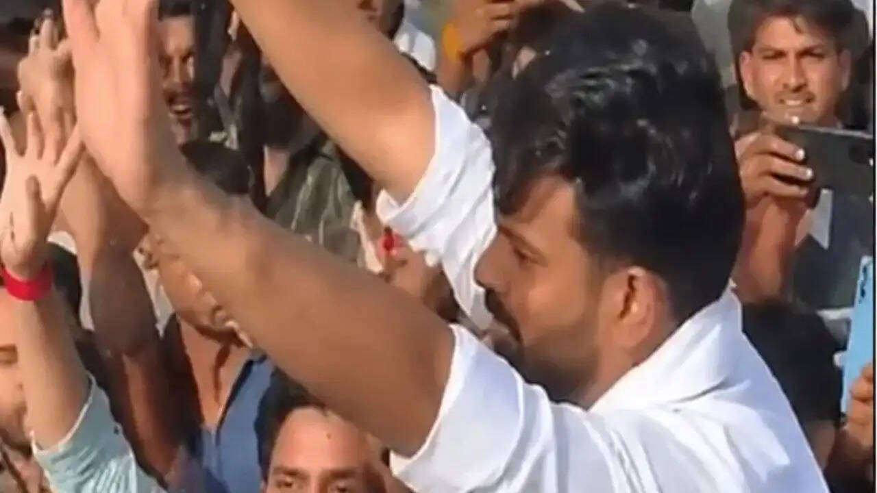 राजस्थान में नीट पेपर लीक के खिलाफ प्रदर्शन में अभिजीत दिपके पर हमला: जानें पूरी कहानी