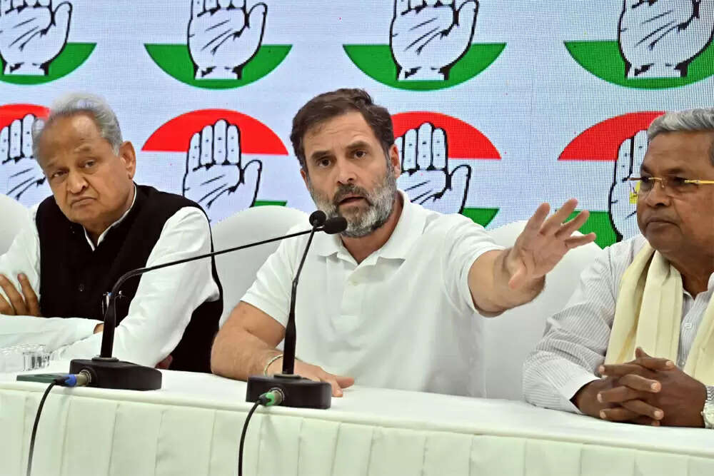 कांग्रेस की चुनावी चुनौतियाँ और नेतृत्व की कमजोरी