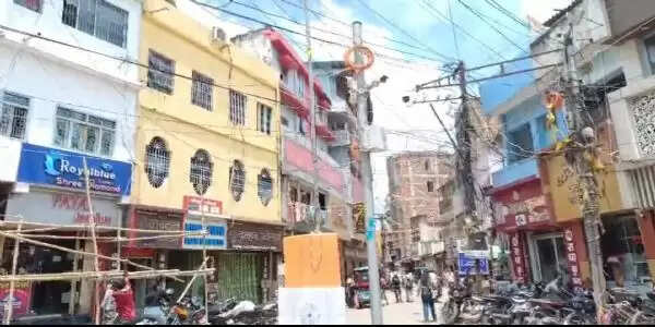 पूर्णिया के झंडा चौक पर 14 अगस्त की मध्य रात्री काे फहराया जाता है तिरंगा, 79 साल बाद भी नहीं मिला राजकीय दर्जा