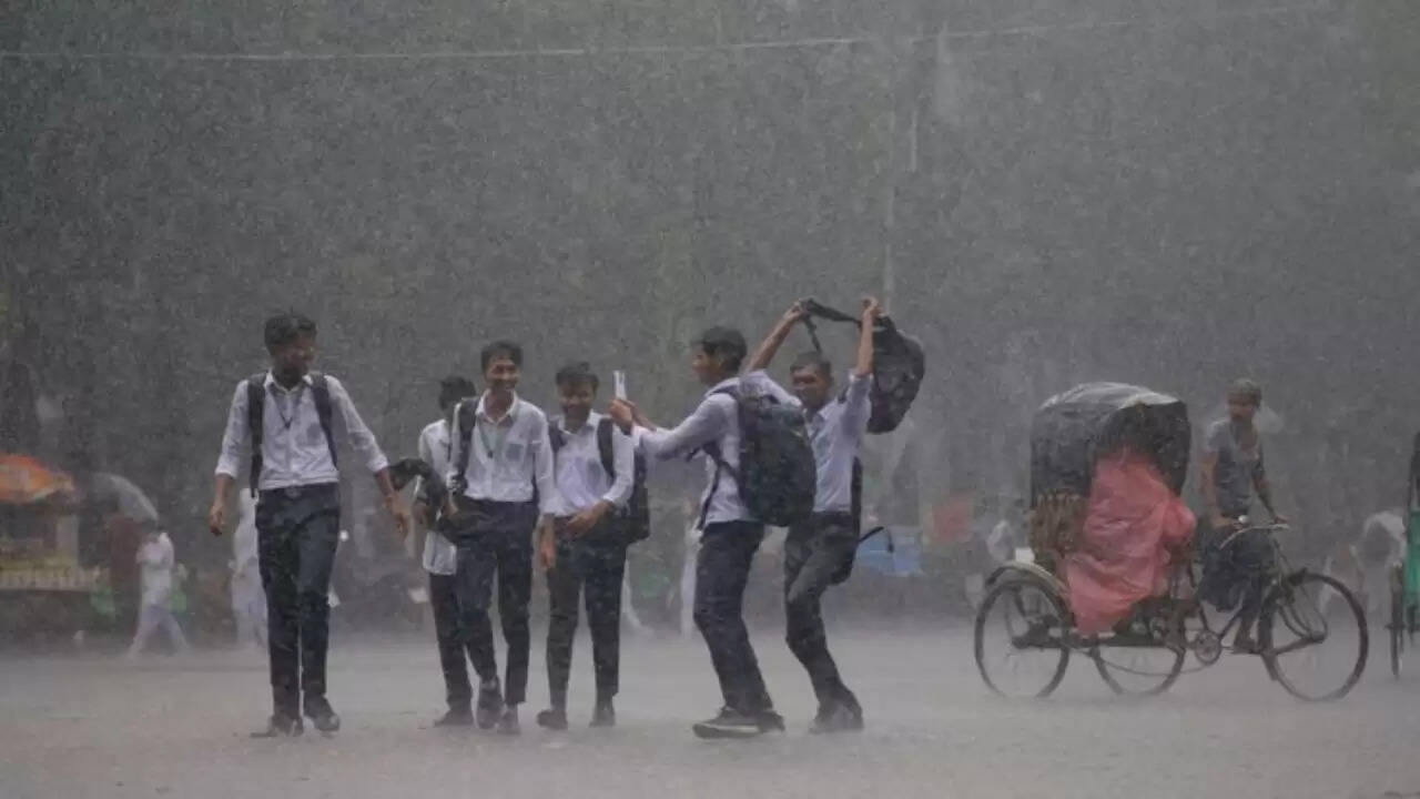 भारत में मौसम का हाल: गर्मी और बारिश का संगम