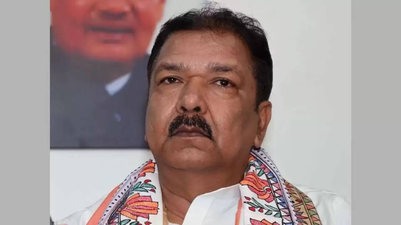 बिहार में पीएम मोदी की मां पर अपमानजनक टिप्पणी पर दिलीप जयसवाल की भावुक प्रतिक्रिया