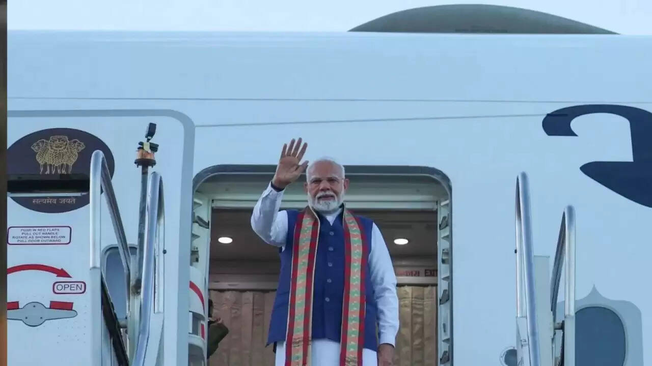 नामीबिया की यात्रा पर पीएम मोदी: भारत और नामीबिया के रिश्तों में नया अध्याय