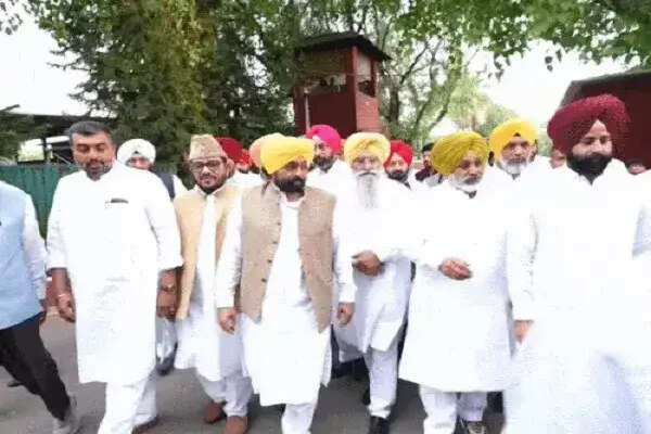 पंजाब के मुख्यमंत्री भगवंत मान की राष्ट्रपति से मुलाकात, सांसदों के खिलाफ राइट टू रिकॉल की मांग