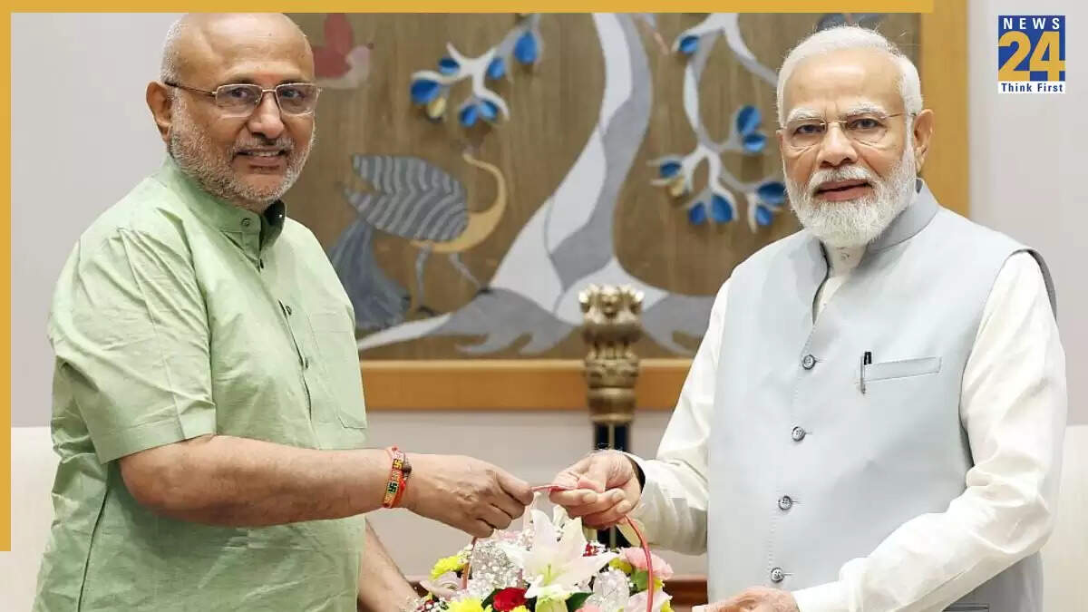 पीएम मोदी ने सीपी राधाकृष्णन को उपराष्ट्रपति पद के लिए बधाई दी