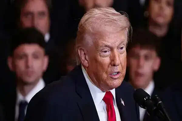 डोनाल्ड ट्रंप का मीडिया पर हमला: ईरान को बताया कमजोर