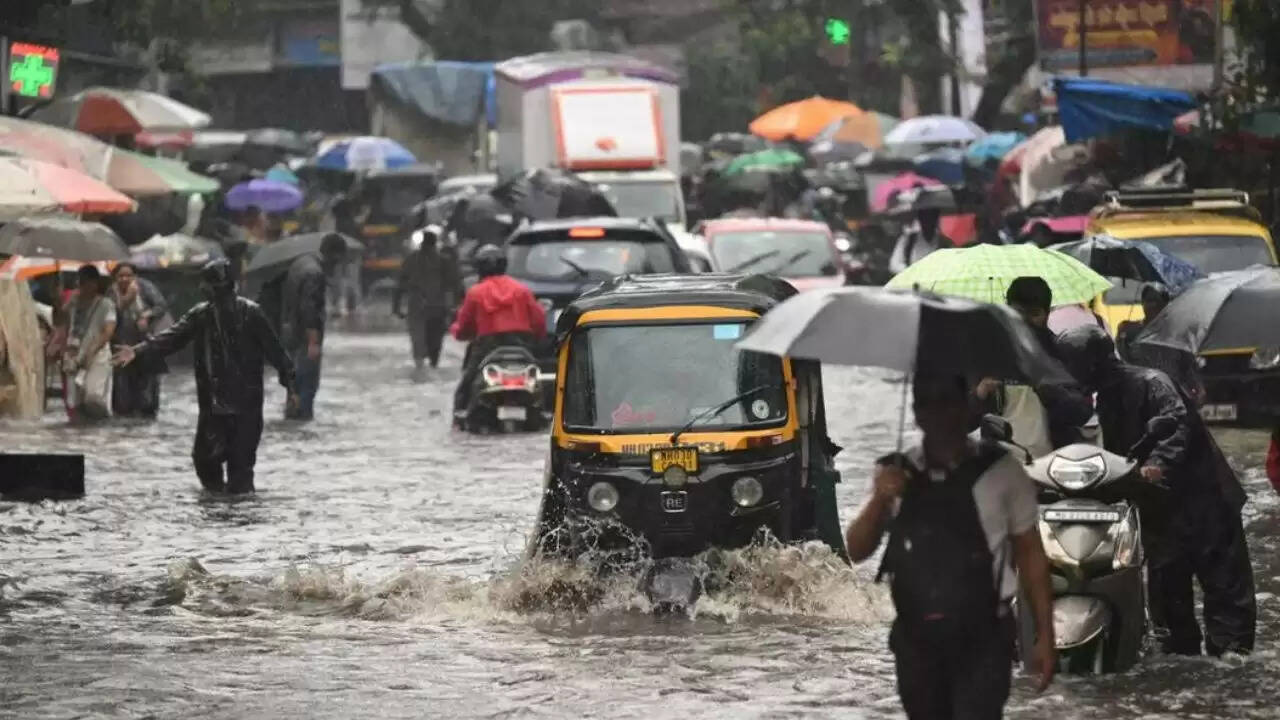 दिल्ली-एनसीआर और उत्तर प्रदेश में मूसलधार बारिश का अलर्ट