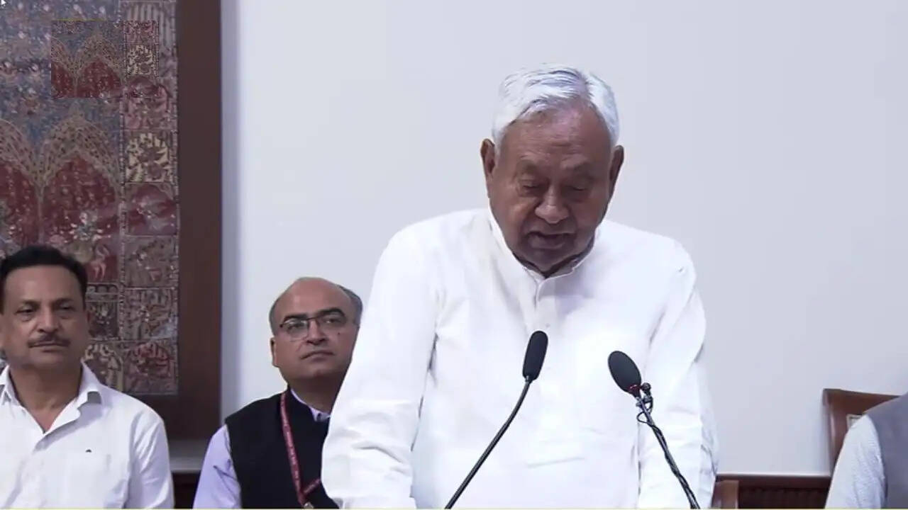 नीतीश कुमार ने राज्यसभा में शपथ लेकर नई राजनीतिक यात्रा की शुरुआत की