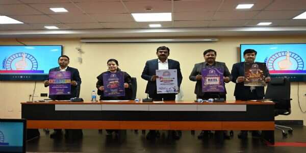 कलाकारों को कार्यशाला में झारखंड वोटर अवेयरनेस कॉन्टेस्ट की दी जानकारी