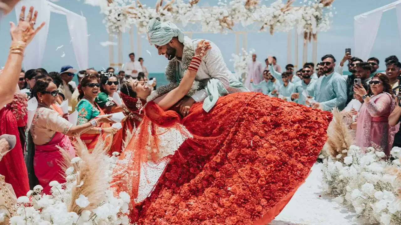 2024-25 के वेडिंग सीजन में क्या हैं नए ट्रेंड्स? जानें दुल्हनों और दूल्हों की पसंद
