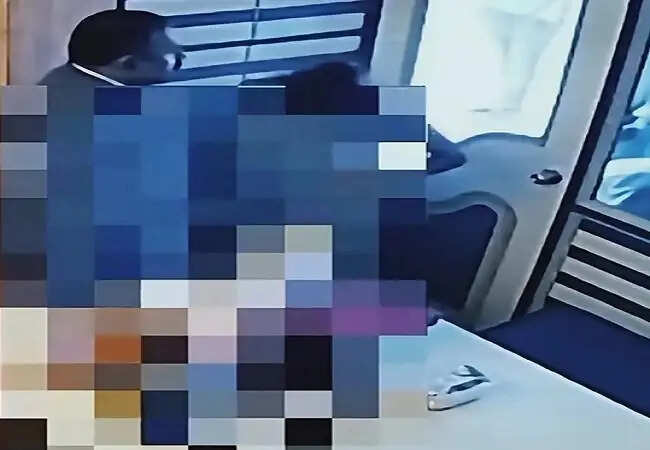 महाराष्ट्र में ज्योतिष गुरु अशोक खरात गिरफ्तार, यौन शोषण के आरोप