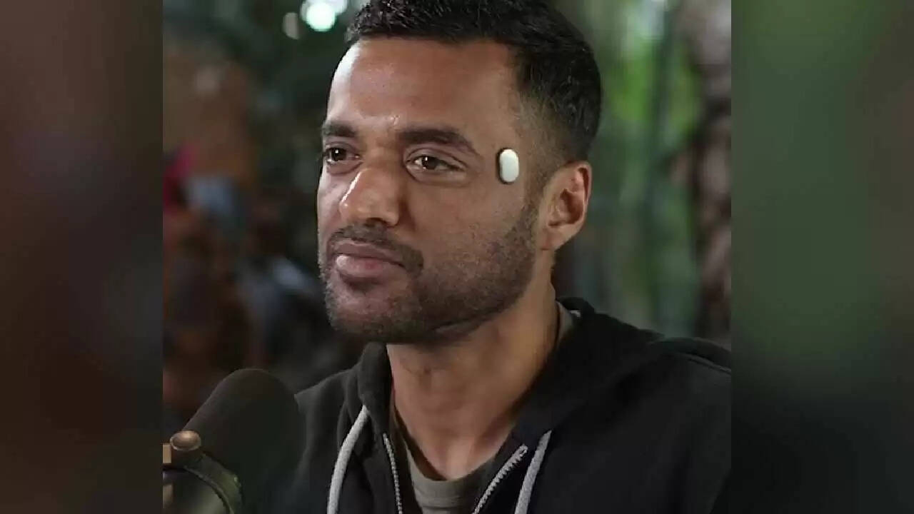 Zomato के CEO दीपिंदर गोयल का अनोखा डिवाइस: इंटरनेट पर मच गया हंगामा