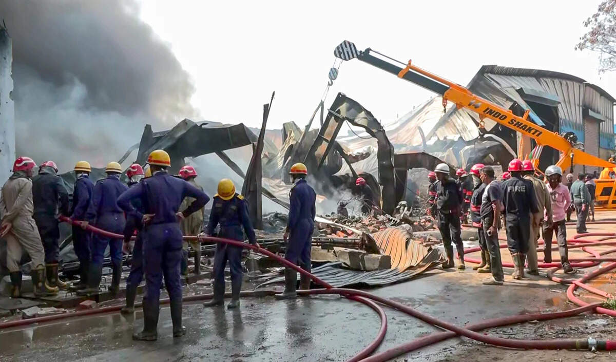 नेपाल में बस दुर्घटना: तीर्थयात्रियों की जान गई, कई घायल