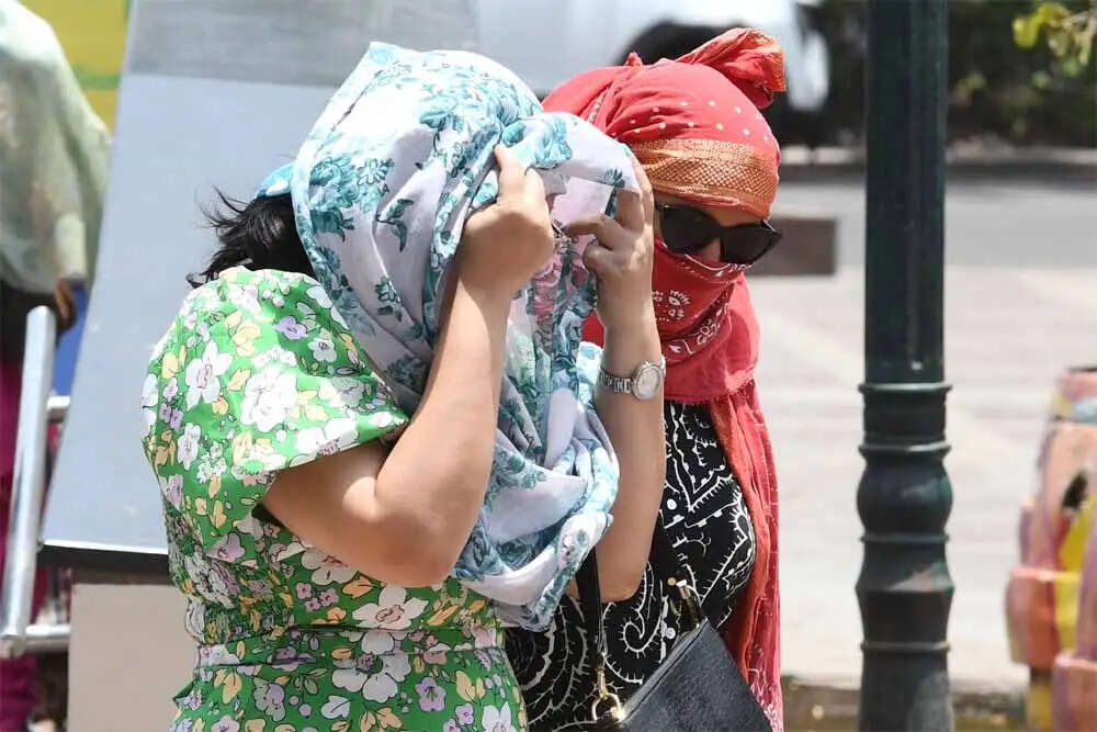 भारत में लू की लहर: तापमान 45 डिग्री तक पहुंचा