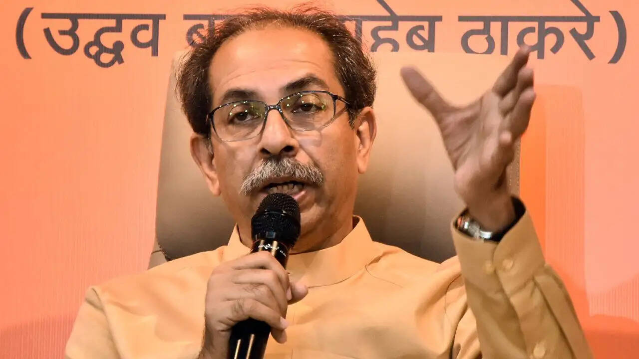 महाराष्ट्र की राजनीति में उद्धव ठाकरे की चुनौतियाँ बढ़ीं