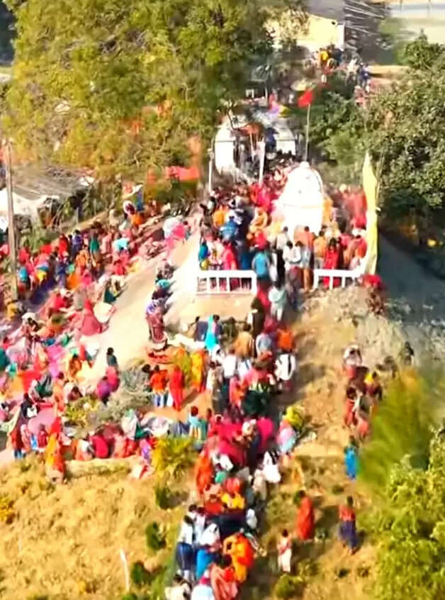 मेदिनीपुर में ऐतिहासिक ‘तुलसी चारा’ उत्सव की धूम