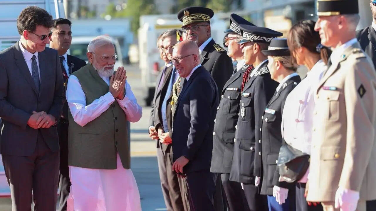 प्रधानमंत्री मोदी का फ्रांस दौरा: जी-7 सम्मेलन और भारत इनोवेट्स 2026 का उद्घाटन