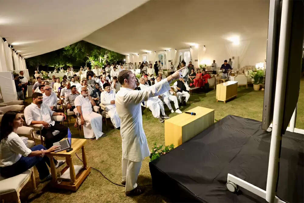 विपक्ष का वोट चोरी का आरोप: क्या है सच?