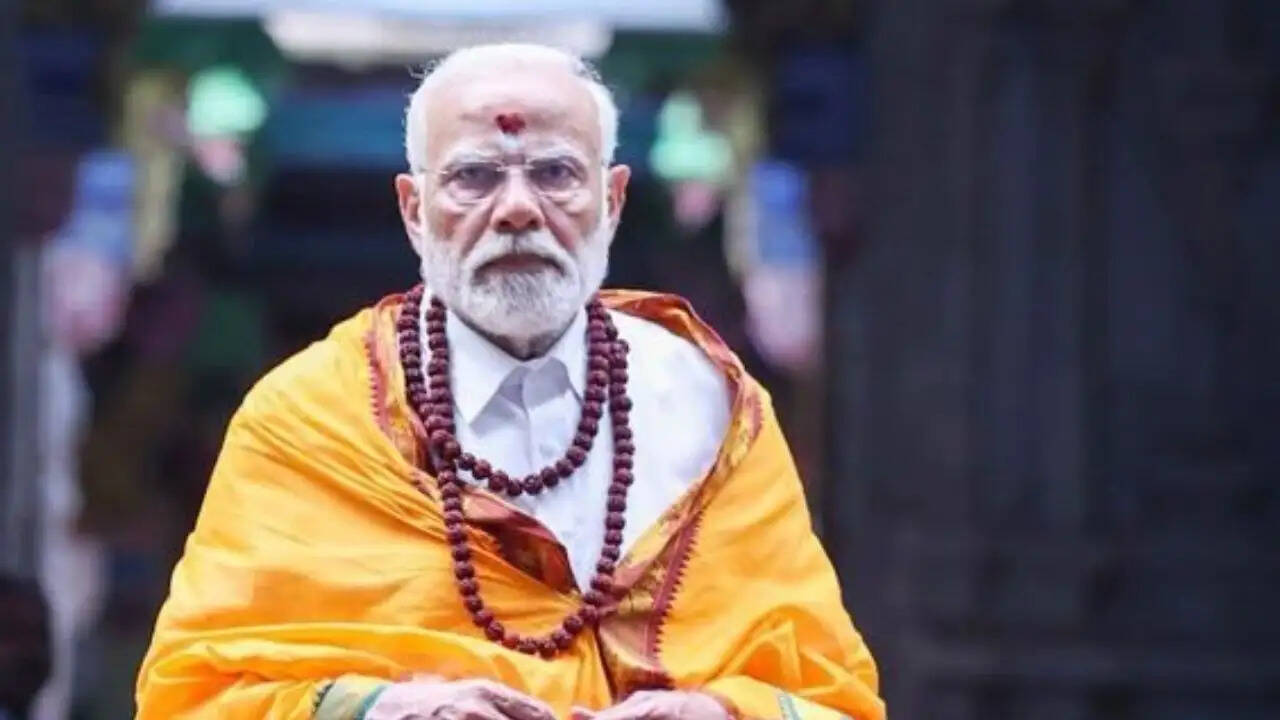 प्रधानमंत्री मोदी का बाबा विश्वनाथ के प्रति श्रद्धा प्रदर्शन: सर्वार्थ सिद्धि योग और त्रयोदशी का महत्व
