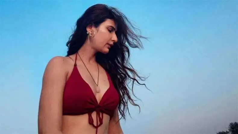 फातिमा सना शेख का समंदर किनारे बिकिनी लुक, फैंस ने किया प्यार