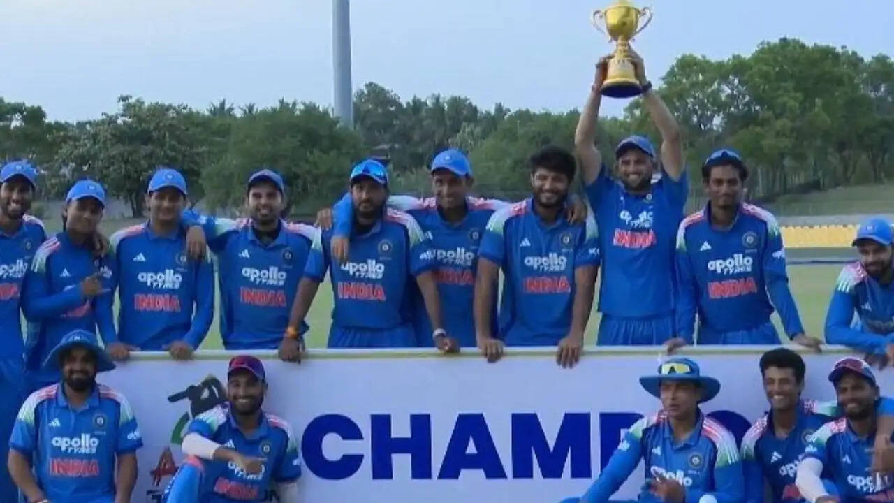 इंडिया-ए ने ट्राई सीरीज में श्रीलंका-ए को हराकर जीती ट्रॉफी
