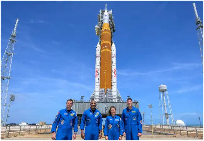 NASA का आर्टेमिस II मिशन: चांद पर मानव उपस्थिति की नई शुरुआत
