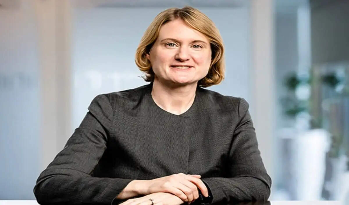 तकनीकी क्षेत्र में बड़े बदलाव: नई CFO की नियुक्ति और छंटनी की खबरें