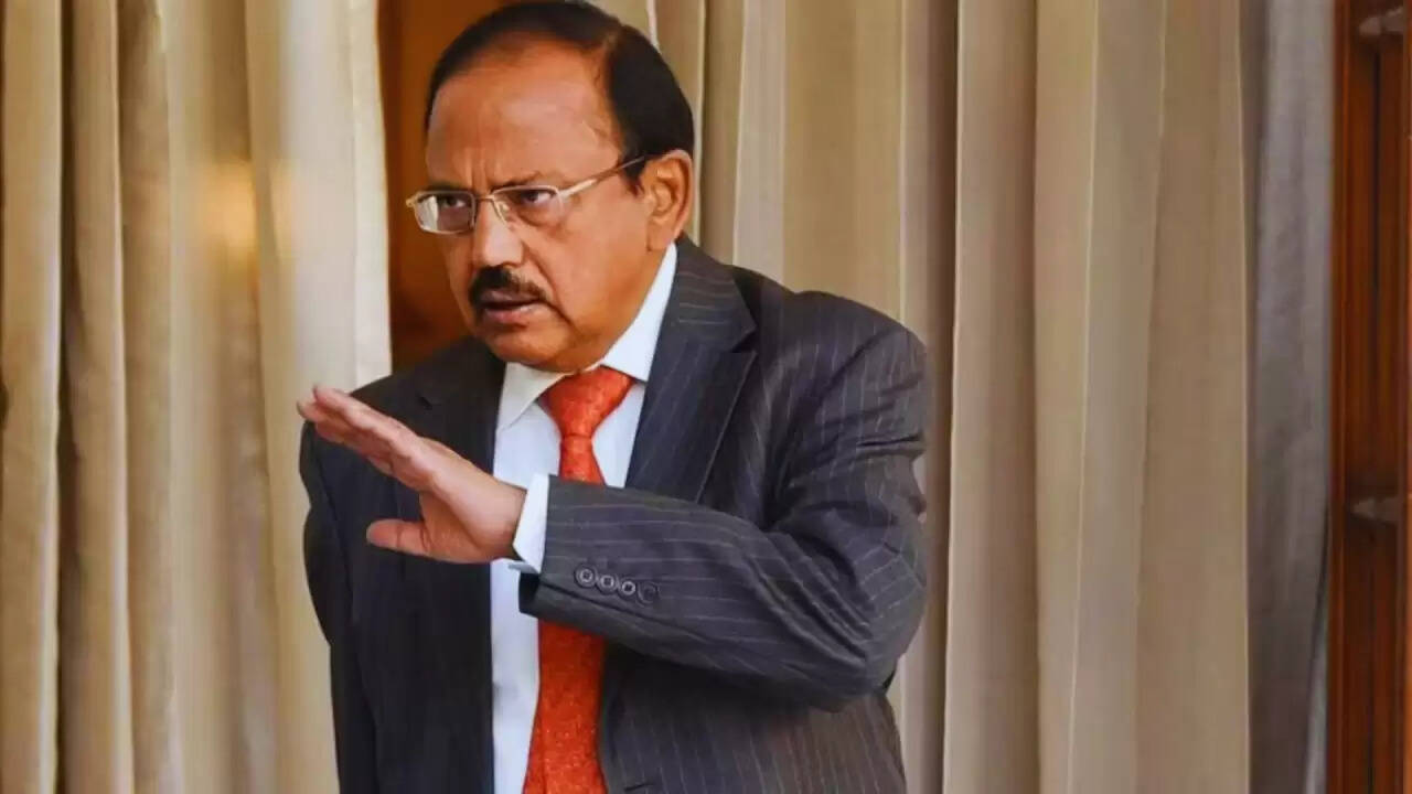 भारत-अमेरिका व्यापार संबंधों में नया मोड़: ट्रंप ने टैरिफ में की बड़ी कटौती