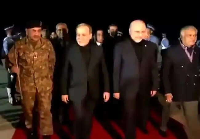 ईरान और अमेरिका के बीच वार्ता के लिए इस्लामाबाद में पहुंची टीम